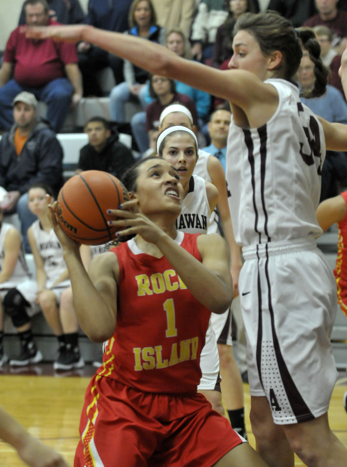 Rock Island rolls past Annawan in a hype-filled season opener